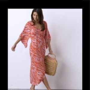 Sexy sophisticated Cabi Saunter Dress Socialite Print, NWT